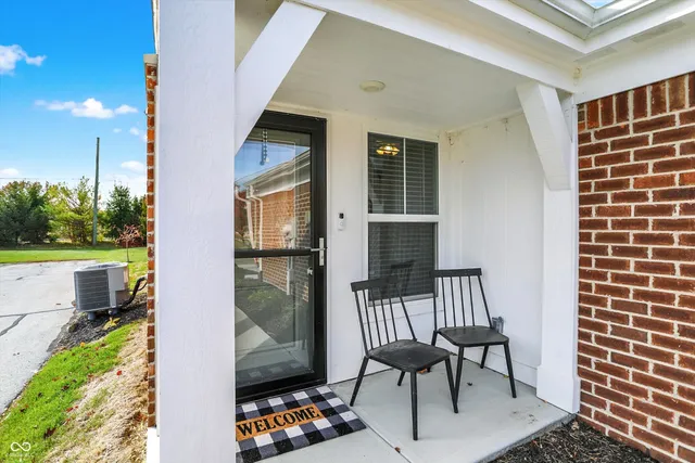 $287,500 | 10311 Gateway Drive, Indianapolis, IN 46234