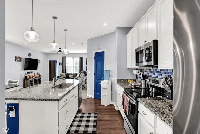 $287,500 | 10311 Gateway Drive, Indianapolis, IN 46234