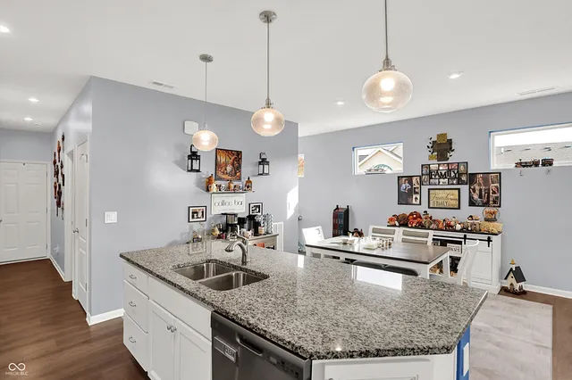 $287,500 | 10311 Gateway Drive, Indianapolis, IN 46234