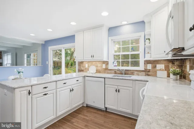 $897,888 | 9109 Parliament Drive, Burke, VA 22015