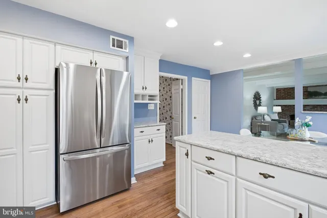 $897,888 | 9109 Parliament Drive, Burke, VA 22015