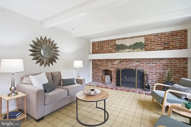 $897,888 | 9109 Parliament Drive, Burke, VA 22015