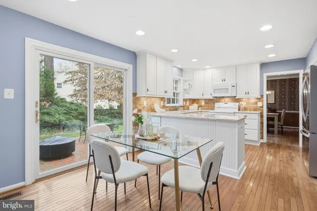 $897,888 | 9109 Parliament Drive, Burke, VA 22015