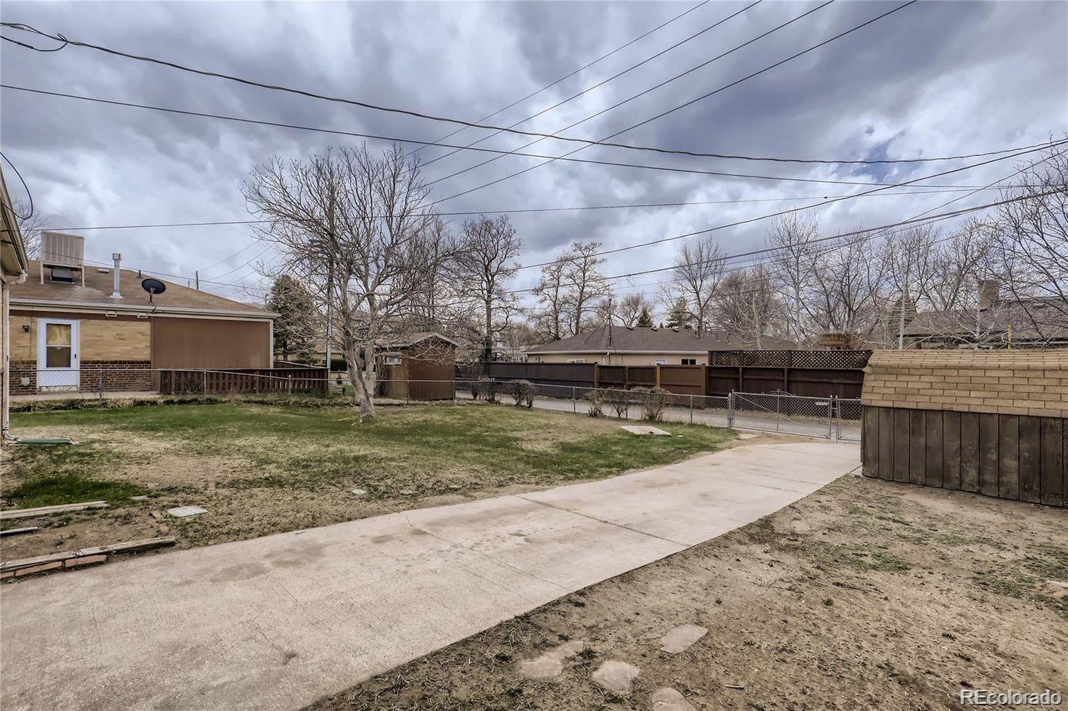 411 Quebec Street Denver, CO 80220 - Photo 25 of 31 a view of a backyard