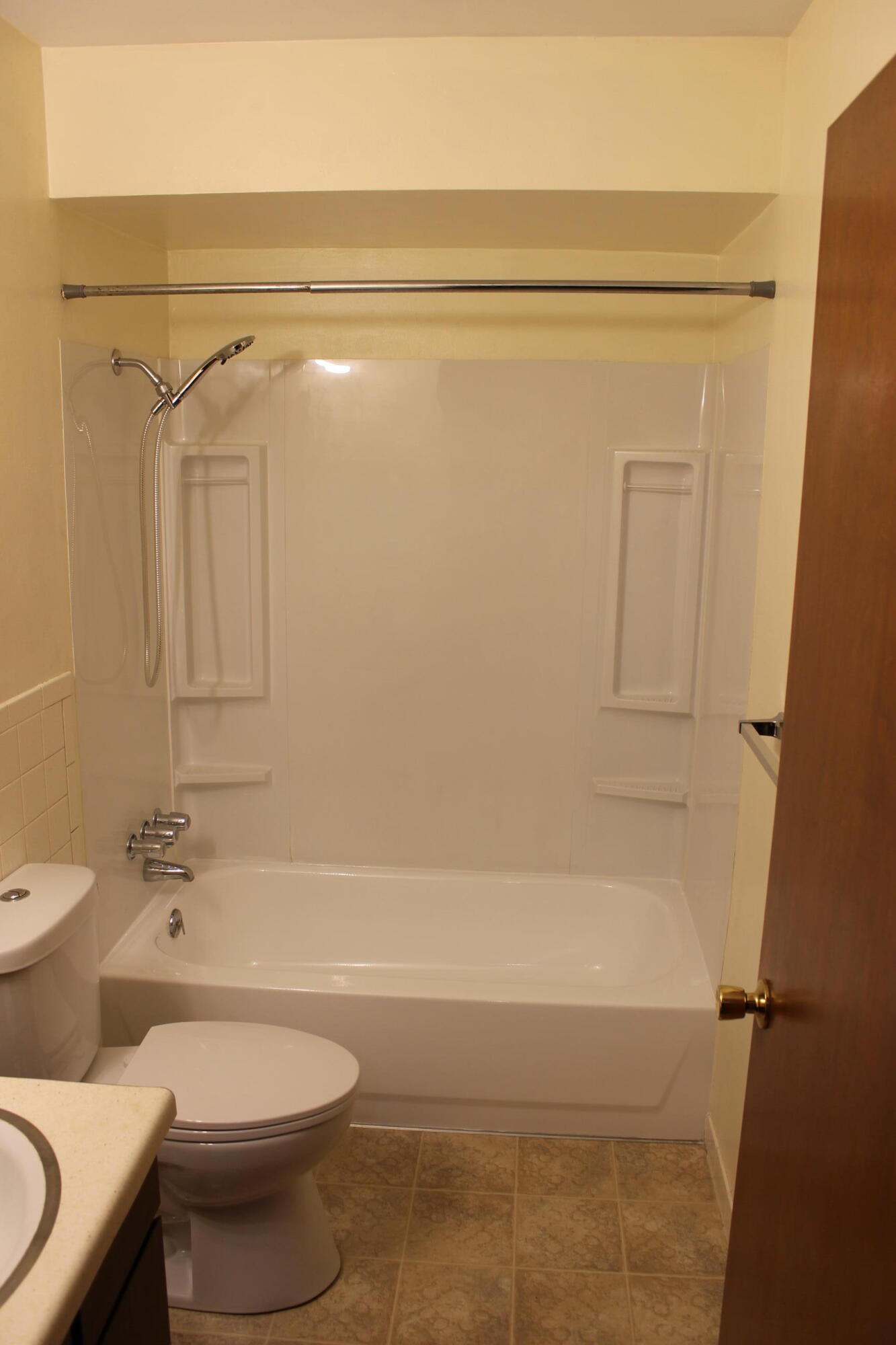 6489 Sorby Highway, Unit 210 Addison, MI 49220 - Photo 8 of 10 IMG_5327