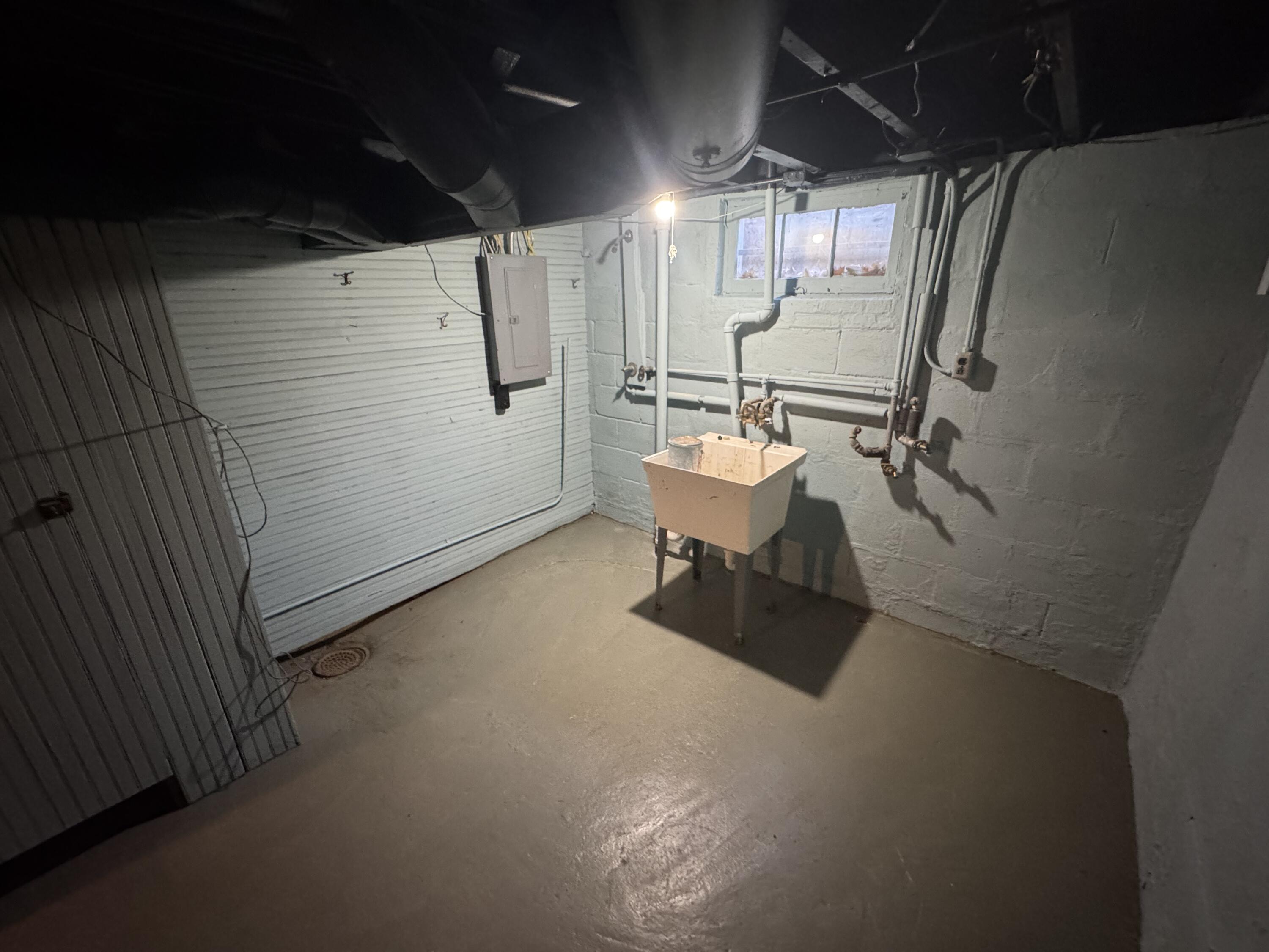 4056 North 46th Street Milwaukee, WI 53216 - Photo 19 of 22 Laundry