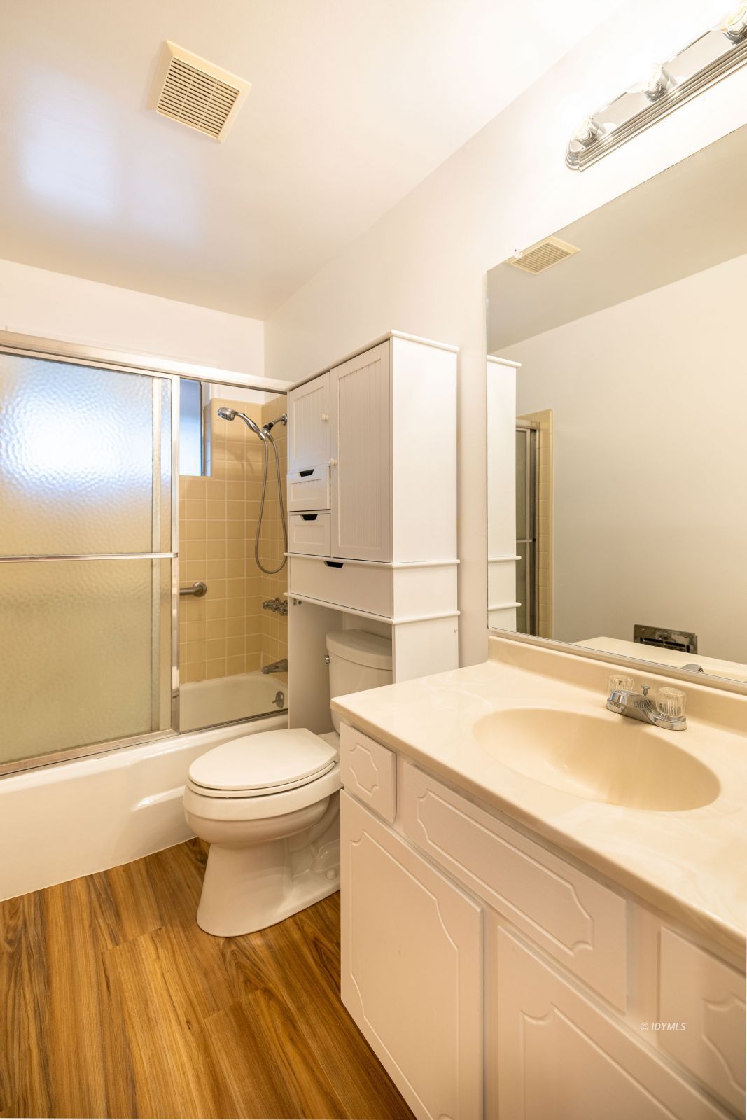 25201 Palomar Road Idyllwild, CA 92549 - Photo 13 of 18 a bathroom with a sink toilet and shower