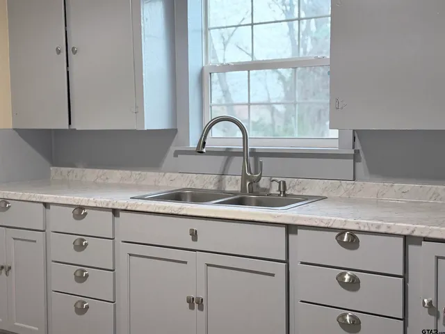 $195,000 | 715 North Englewood Avenue, Tyler, TX 75702