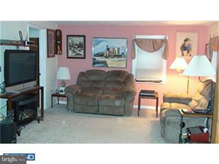 1334 Pughtown Road Phoenixville, PA 19460 - Photo 3 of 14 Living Room