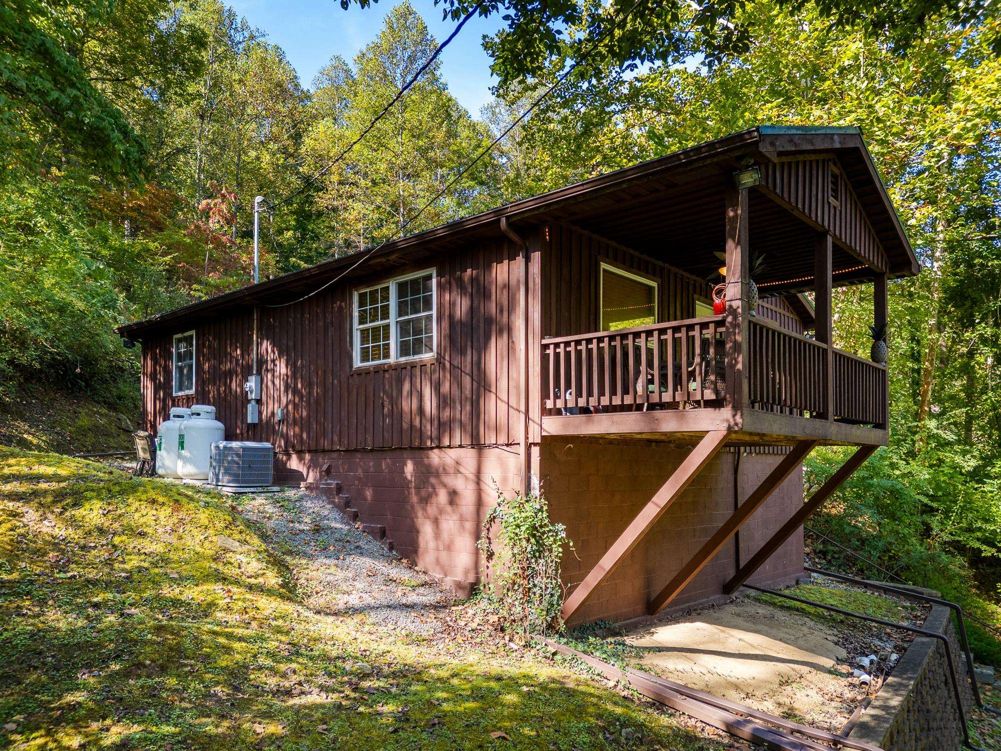 1797 Big Creek Road Wayne, WV 25570 - Photo 5 of 30 Gallery Image 5