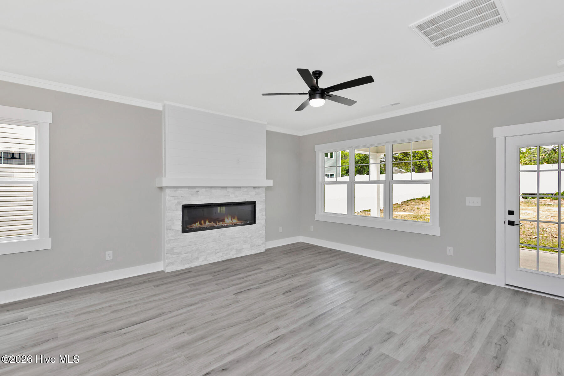 418 Summit Street Aberdeen, NC 28315 - Photo 12 of 43 living room1