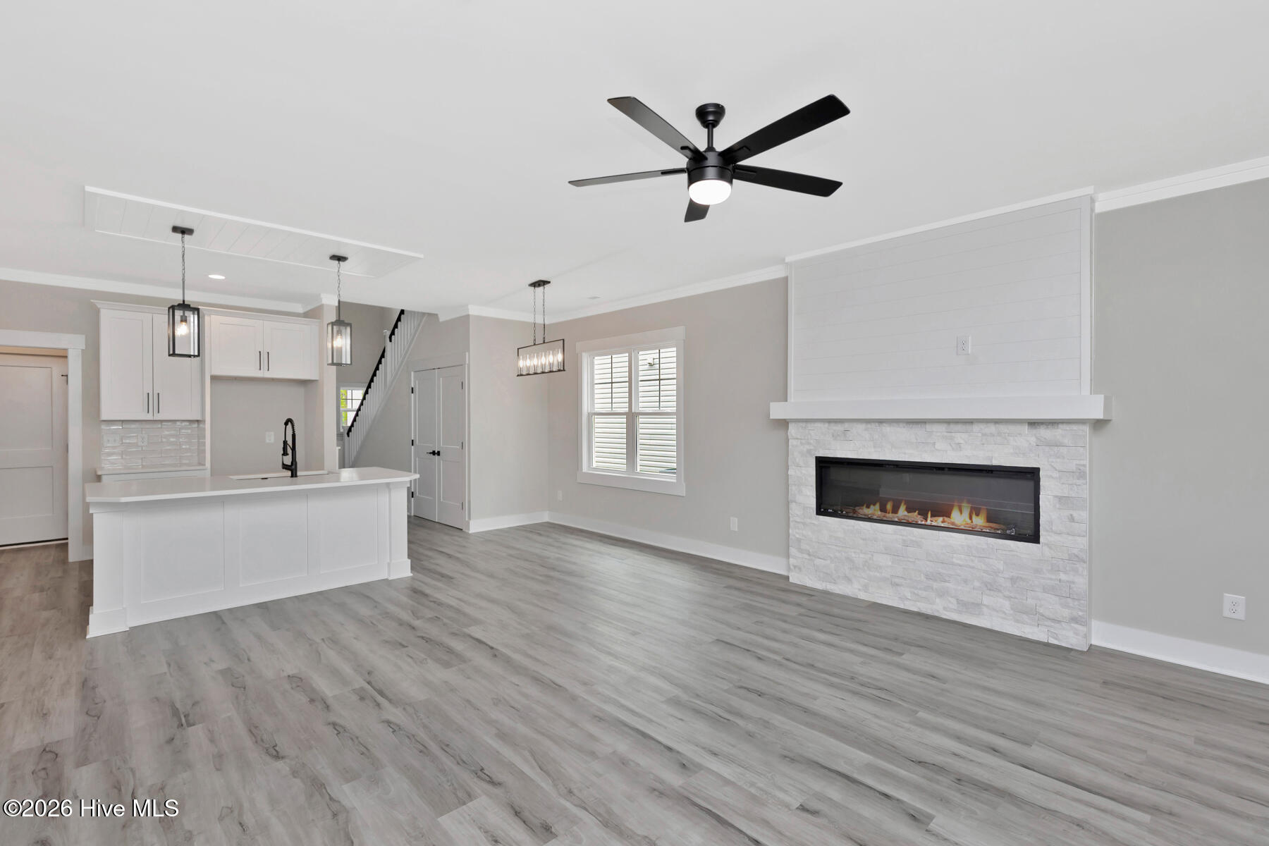 418 Summit Street Aberdeen, NC 28315 - Photo 13 of 43 living room3