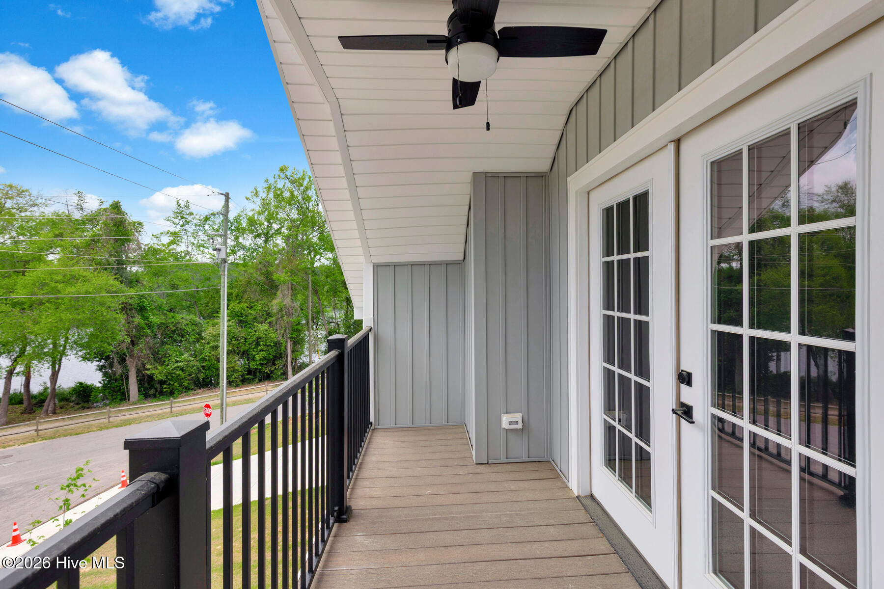 418 Summit Street Aberdeen, NC 28315 - Photo 35 of 43 upper deck2