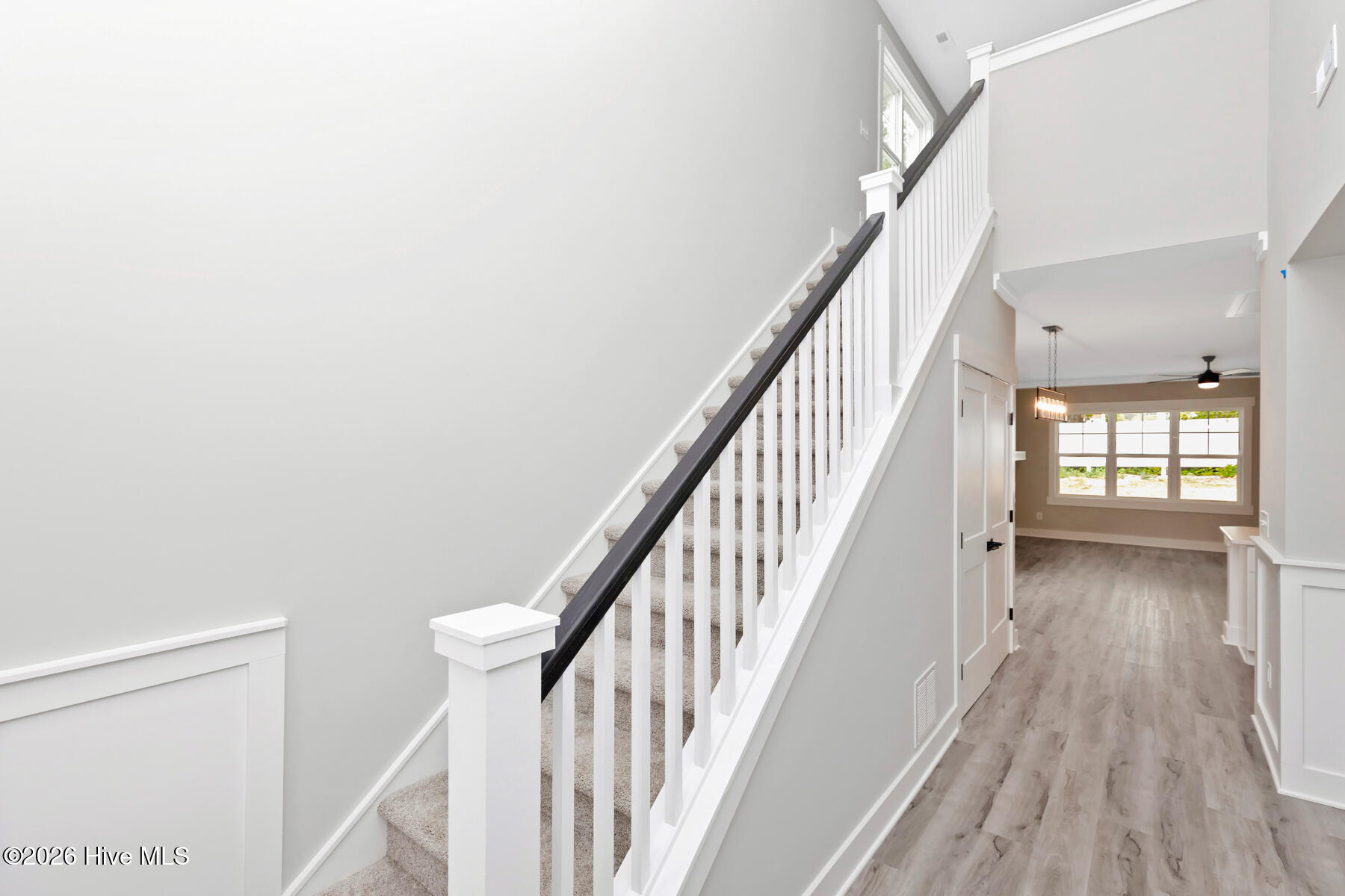 418 Summit Street Aberdeen, NC 28315 - Photo 3 of 43 foyer2