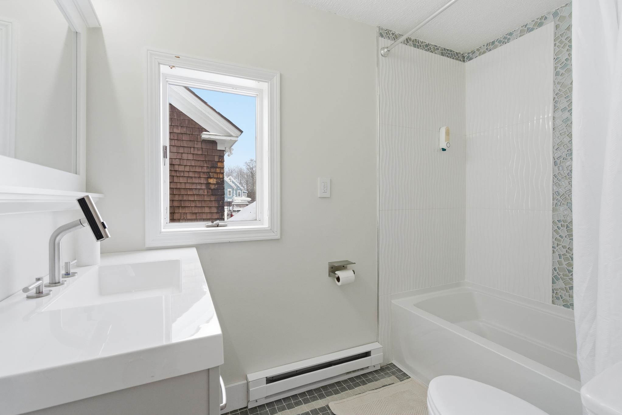 127 Belvidere Street Laconia, NH 03246 - Photo 7 of 36