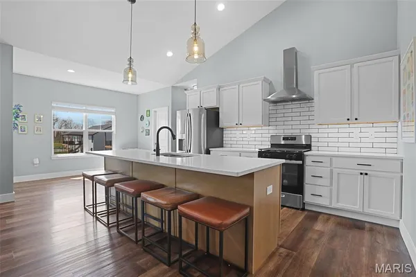 $525,000 | 240 Meridian Oaks Drive, Glen Carbon, IL 62034