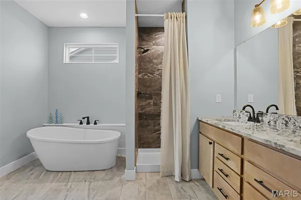 $525,000 | 240 Meridian Oaks Drive, Glen Carbon, IL 62034