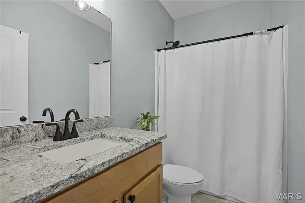 $525,000 | 240 Meridian Oaks Drive, Glen Carbon, IL 62034