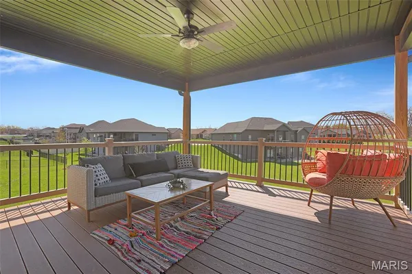 $525,000 | 240 Meridian Oaks Drive, Glen Carbon, IL 62034