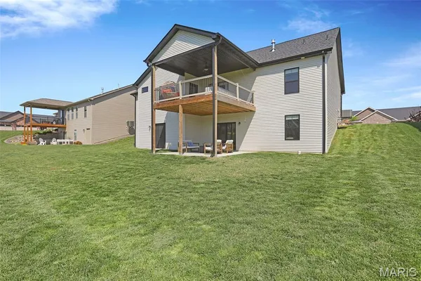 $525,000 | 240 Meridian Oaks Drive, Glen Carbon, IL 62034