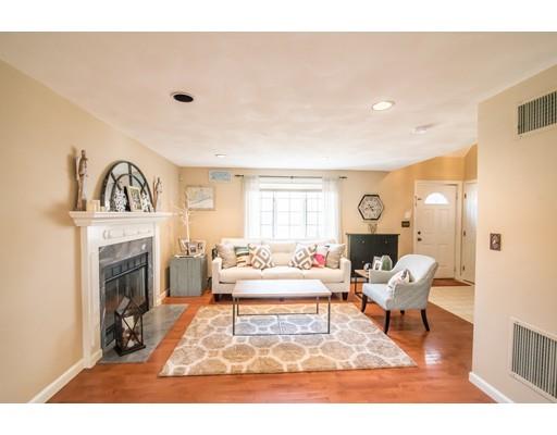 39 Andrews Farm Road Boxford, MA 01921 - Photo 5 of 24 Gallery Image 5