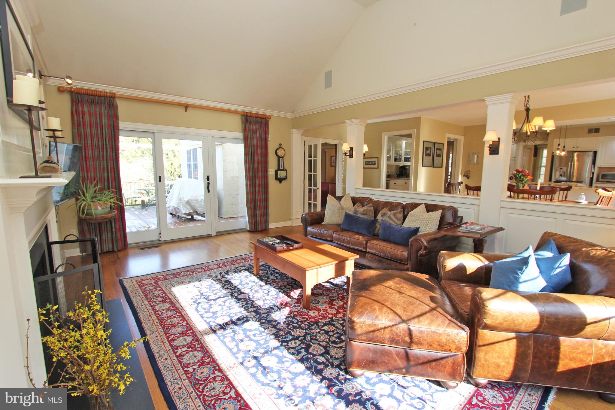 207 Ravenscliff Road Wayne, PA 19087 - Photo 12 of 68 tons of natural light