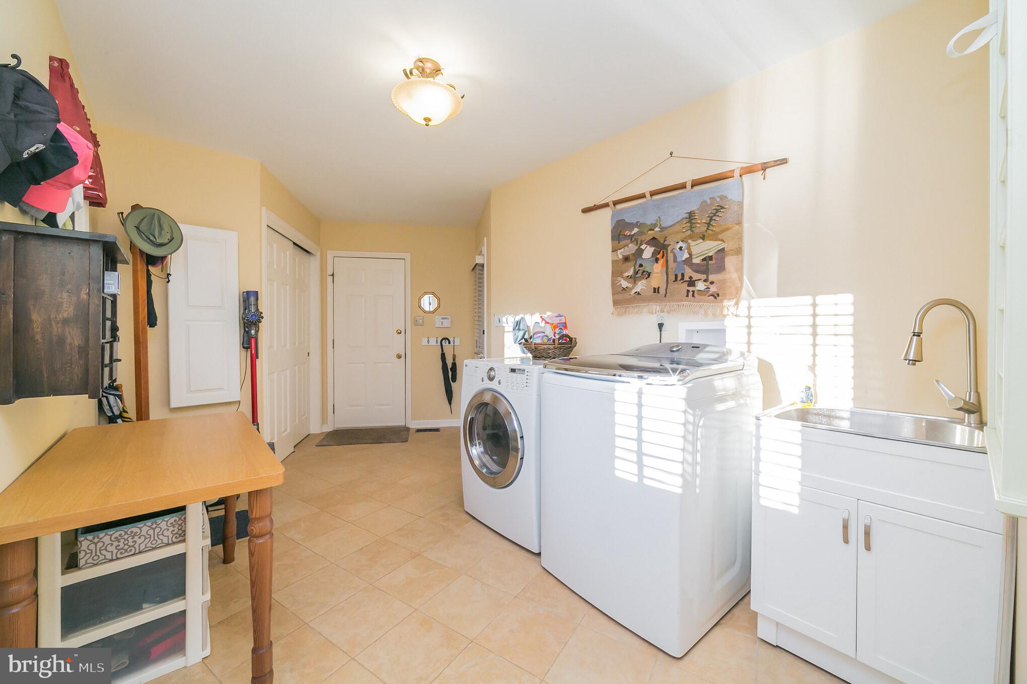 207 Ravenscliff Road Wayne, PA 19087 - Photo 26 of 68 laundry room and mud room