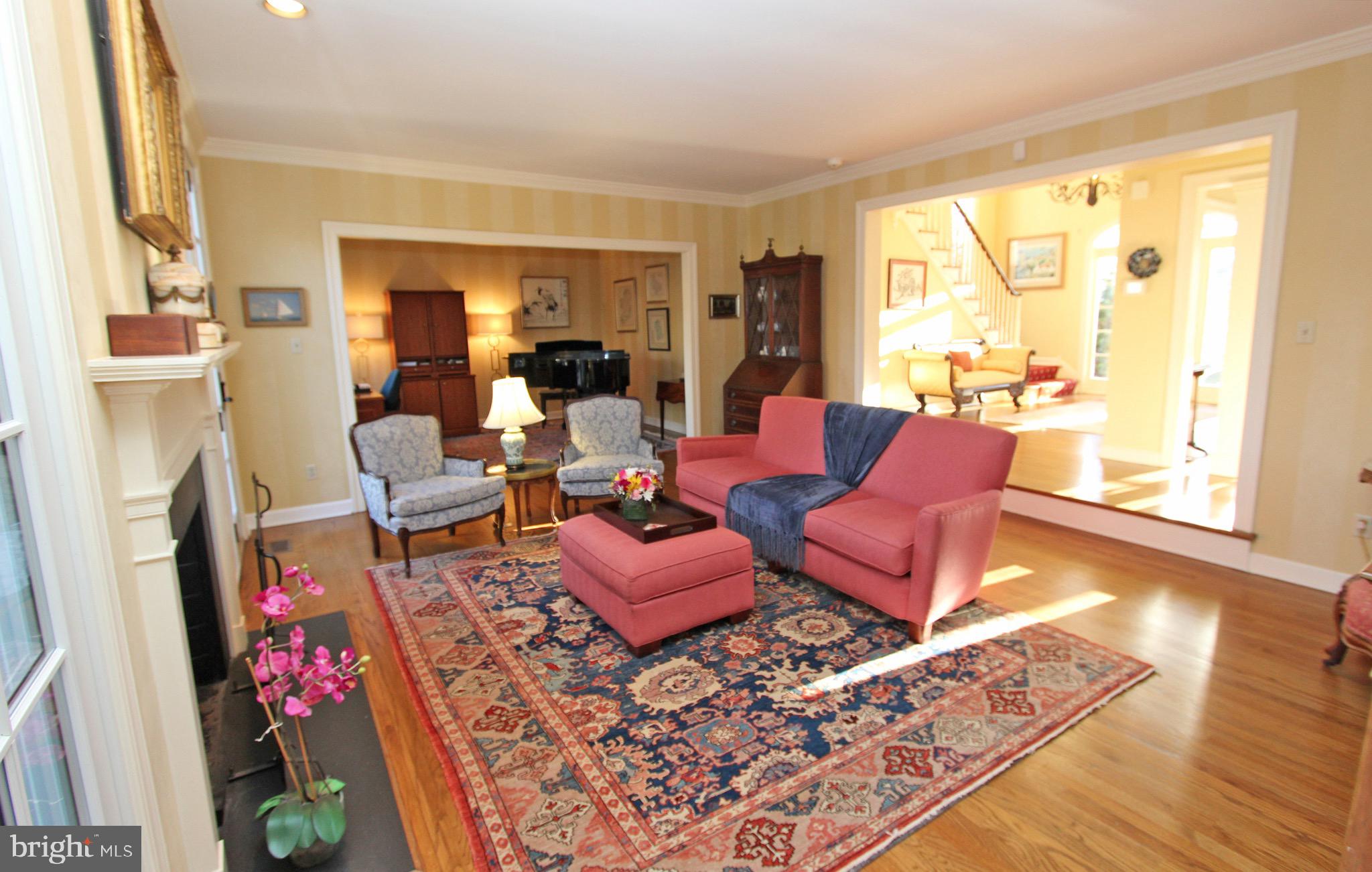 207 Ravenscliff Road Wayne, PA 19087 - Photo 6 of 68 gas fireplace in living room
