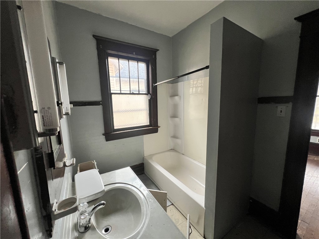 602 East Decatur Street Decatur, IL 62521 - Photo 2 of 5 Gallery Image 2