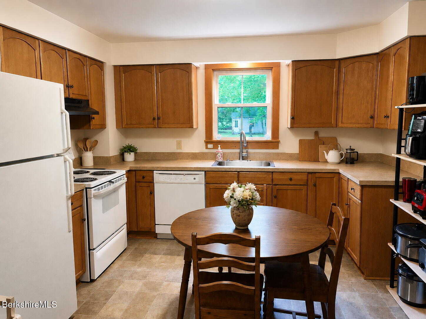 34 Church Street Stockbridge, MA 01262 - Photo 17 of 25 kitchen right unit