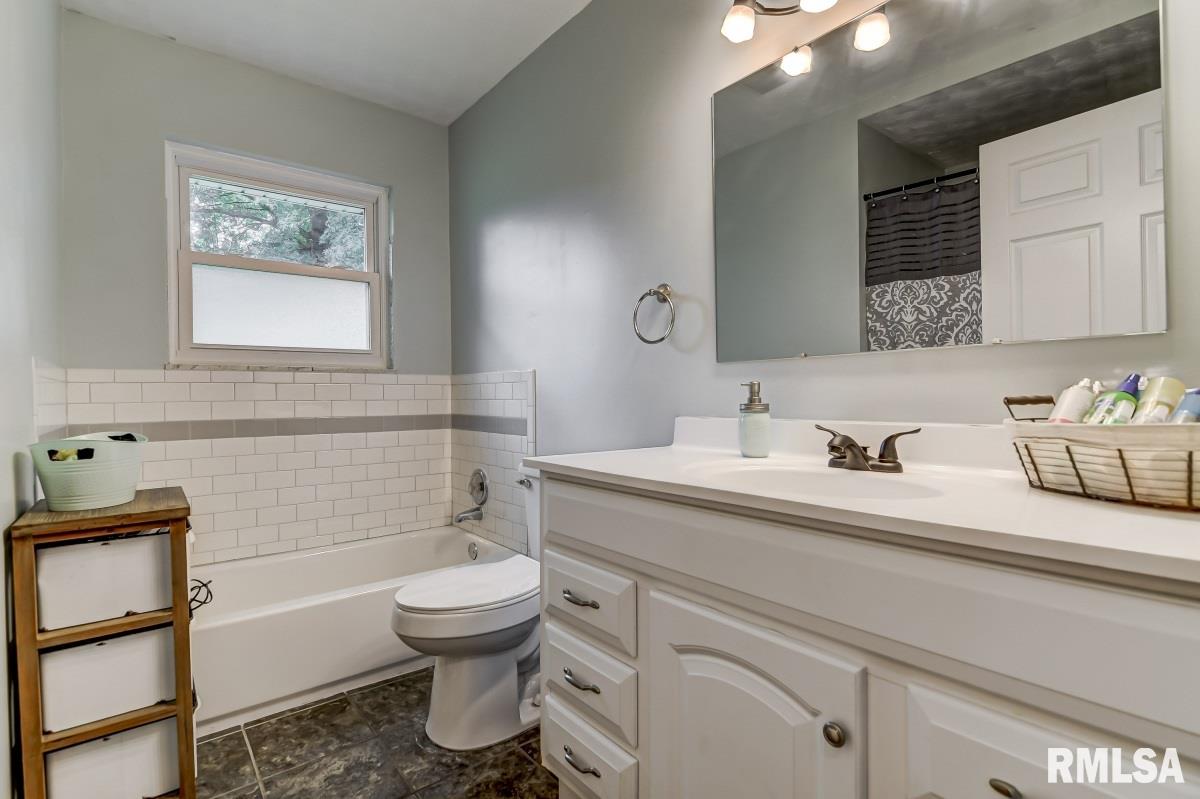 60 Mesa Road Springfield, IL 62702 - Photo 13 of 28