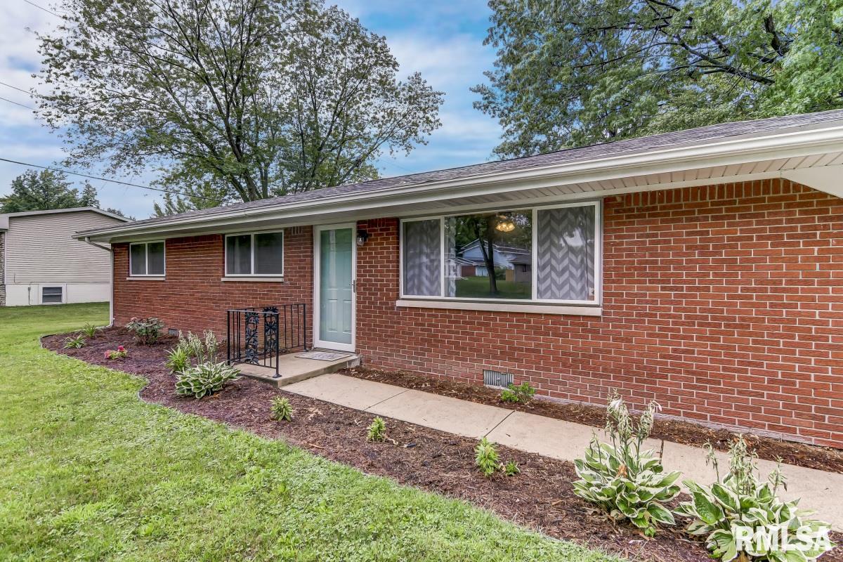 60 Mesa Road Springfield, IL 62702 - Photo 2 of 28