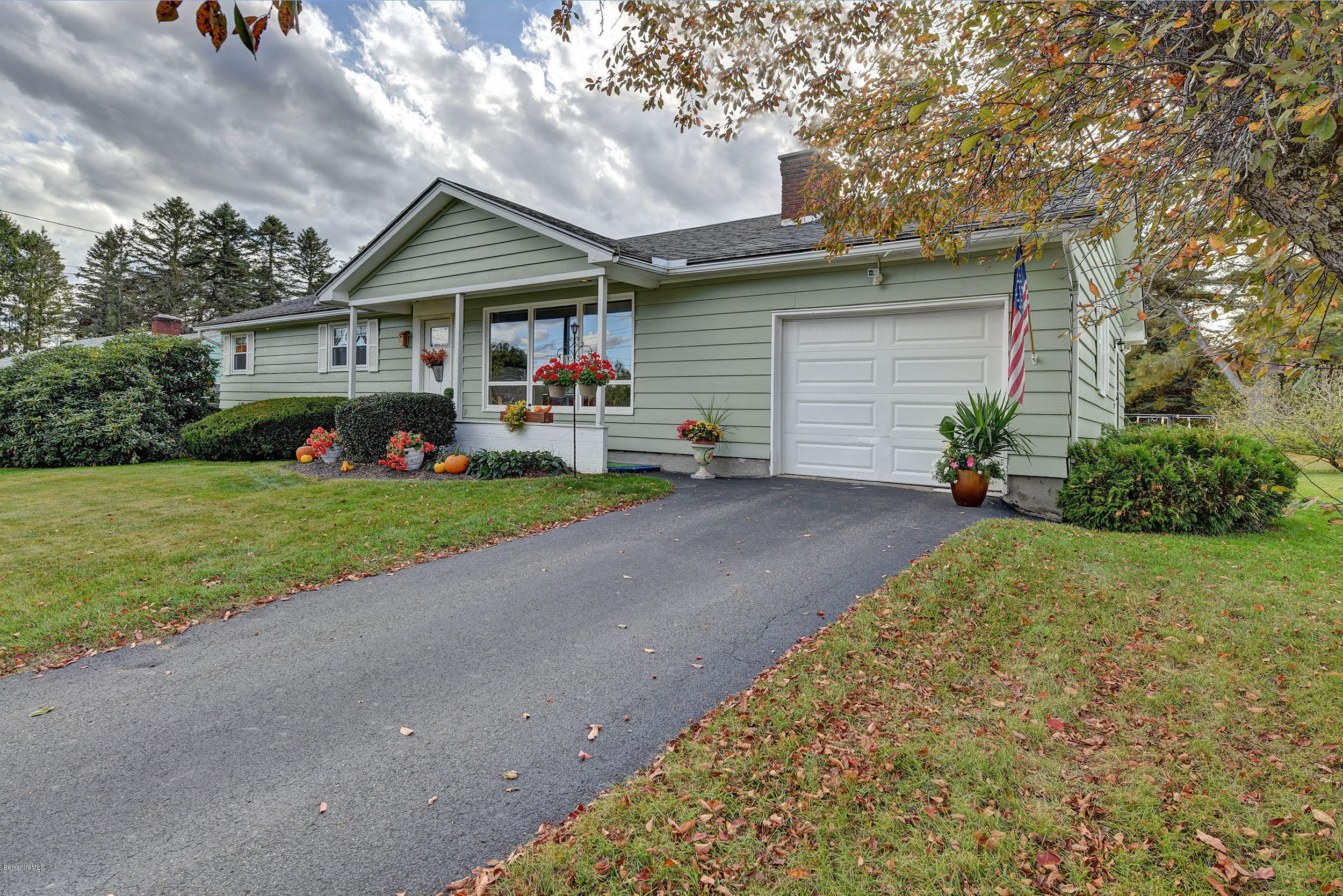 35 Oak Hill Road Pittsfield, MA 01201 - Photo 1 of 29 1-Exterior Front