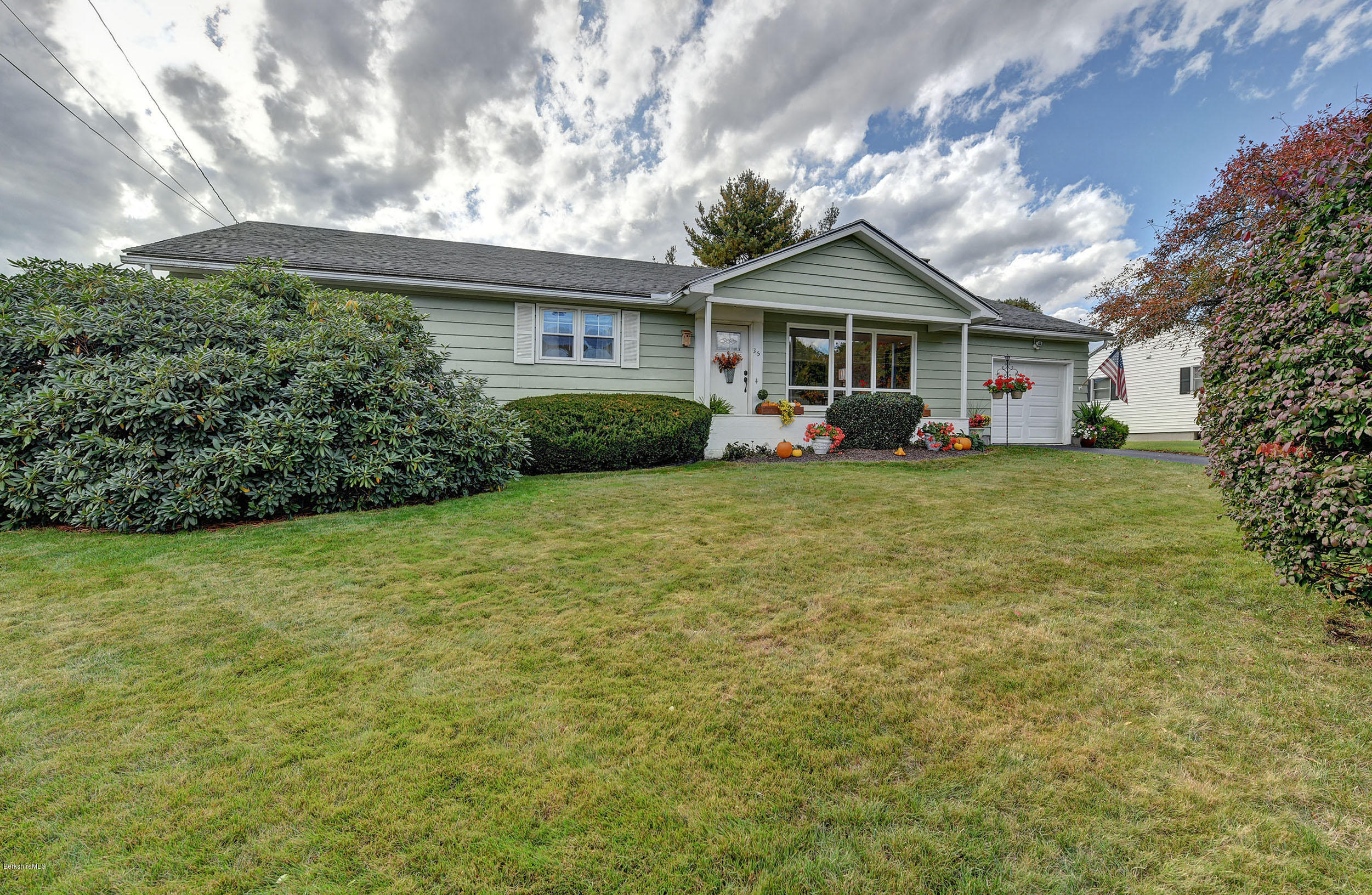 35 Oak Hill Road Pittsfield, MA 01201 - Photo 2 of 29 2-Exterior Front