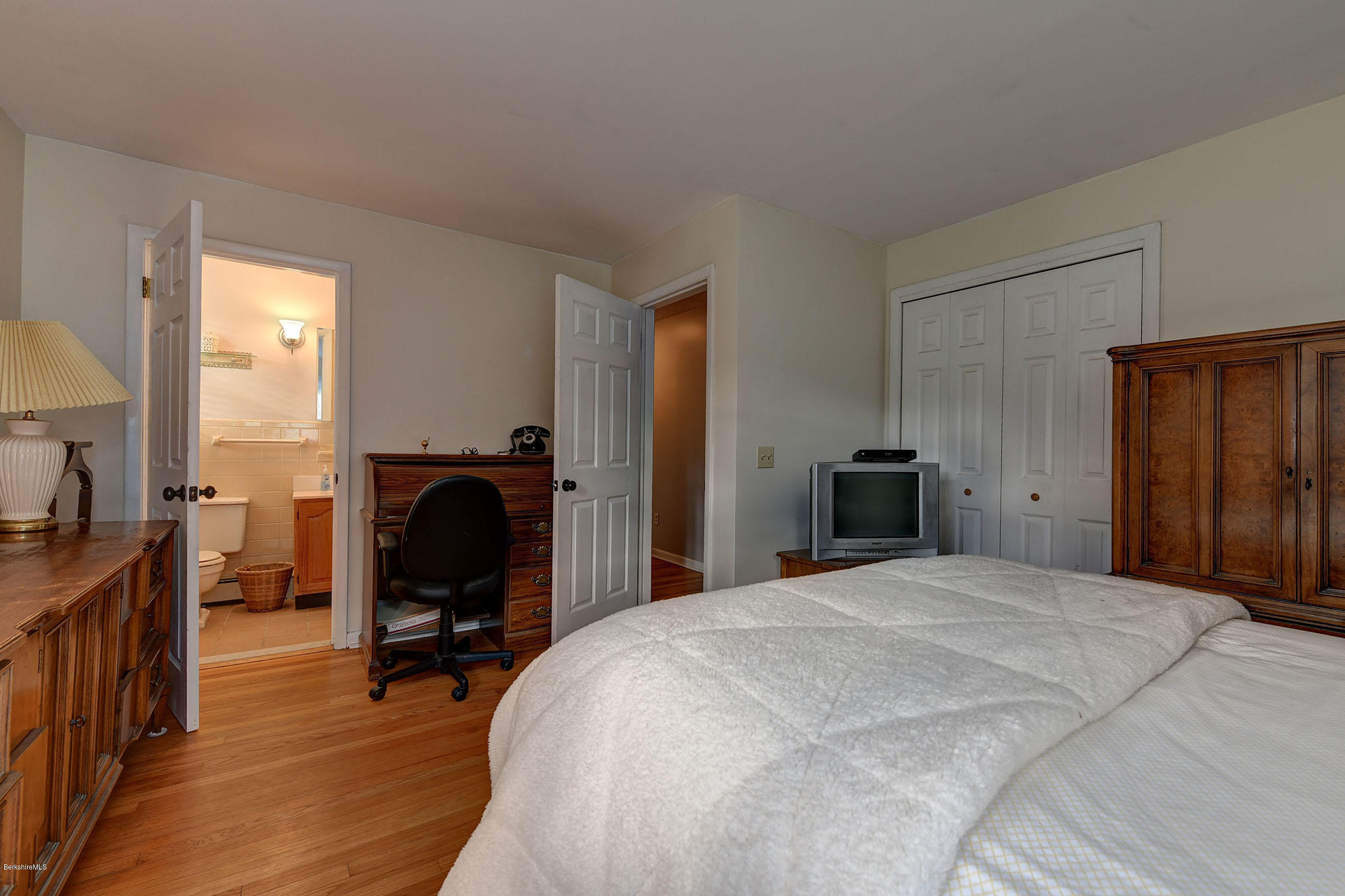 35 Oak Hill Road Pittsfield, MA 01201 - Photo 17 of 29 17-Primary Bedroom