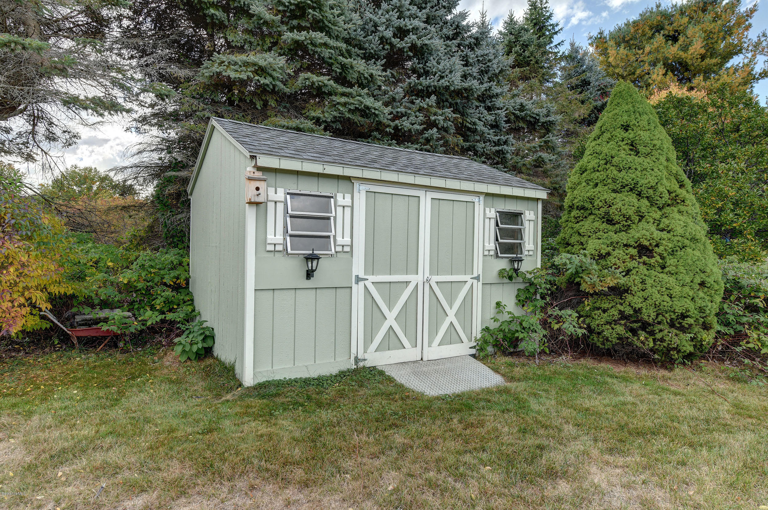 35 Oak Hill Road Pittsfield, MA 01201 - Photo 29 of 29 29-Shed