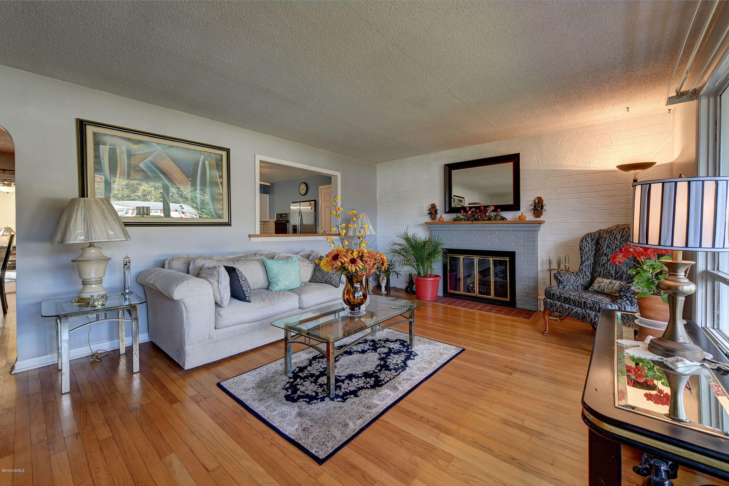 35 Oak Hill Road Pittsfield, MA 01201 - Photo 5 of 29 5-Living Room