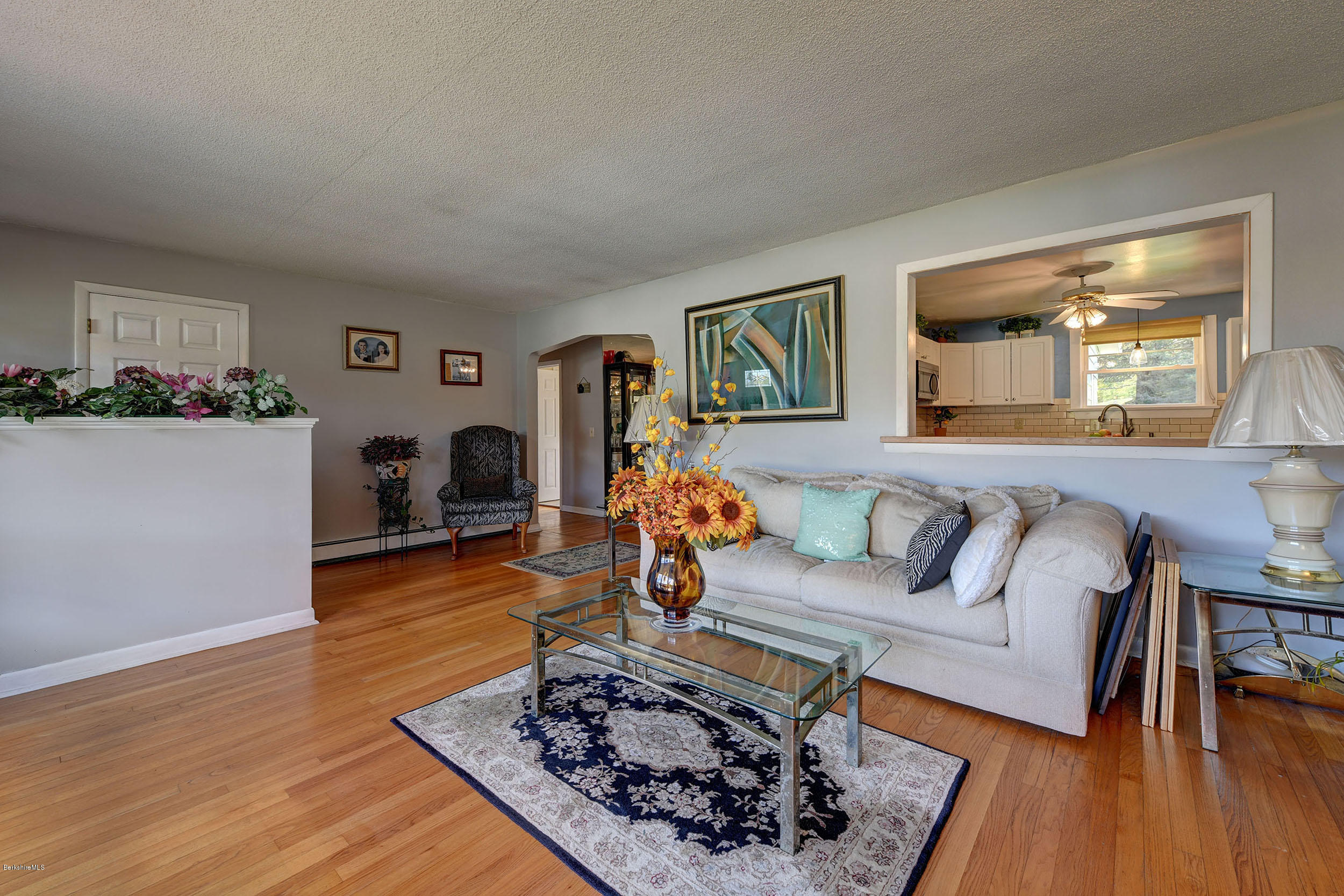 35 Oak Hill Road Pittsfield, MA 01201 - Photo 7 of 29 7-Living Room
