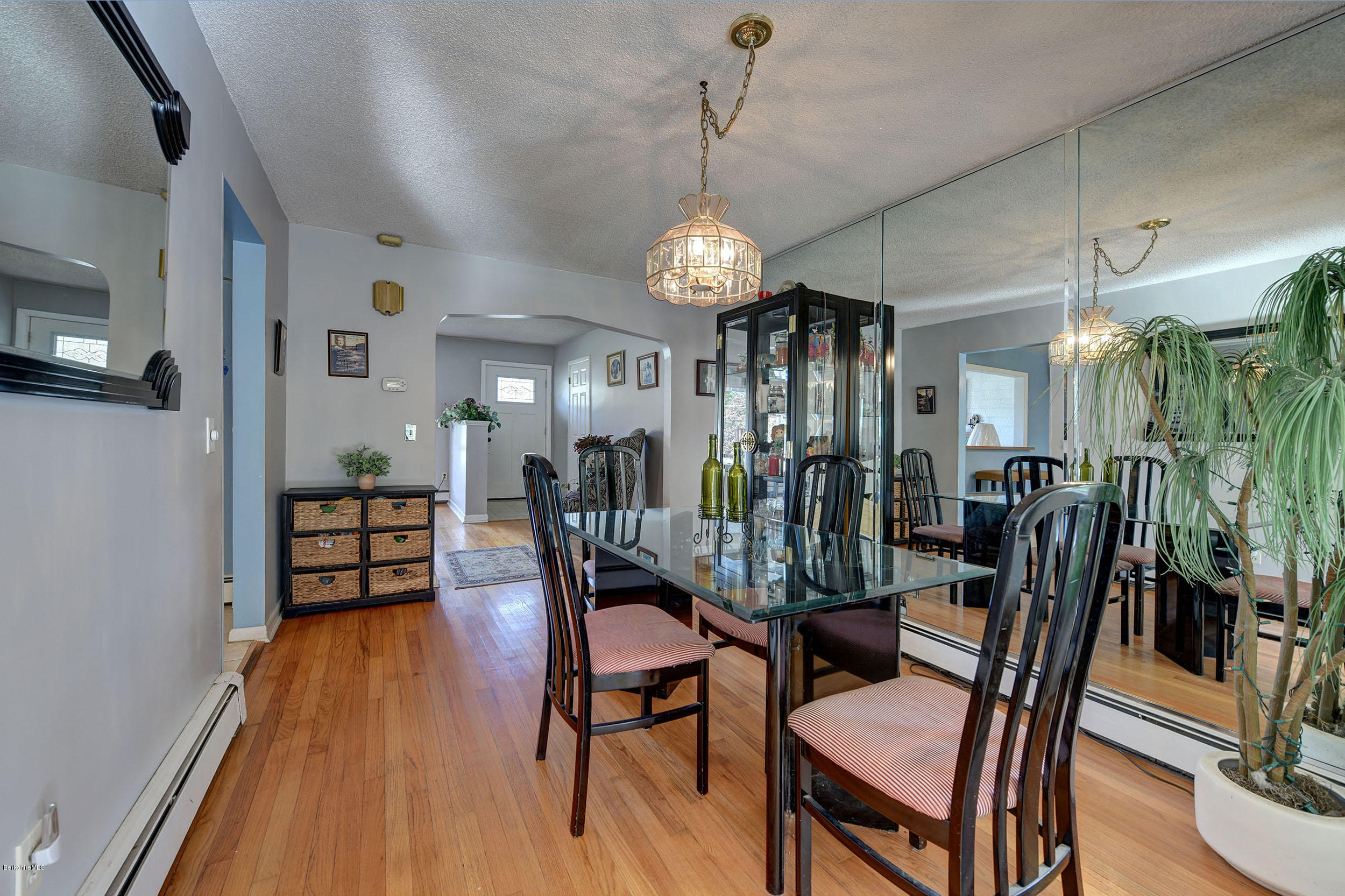 35 Oak Hill Road Pittsfield, MA 01201 - Photo 9 of 29 9-Dining Room
