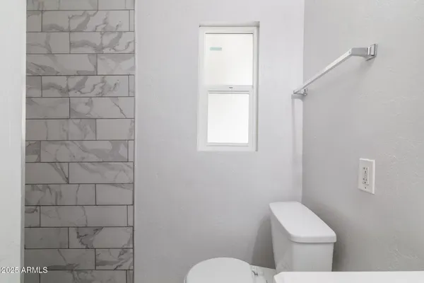 $2,095 | 1628 East Granada Road, Phoenix, AZ 85006