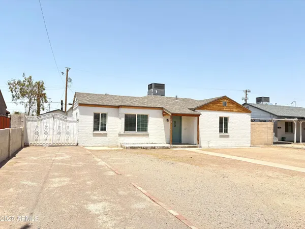 $2,095 | 1628 East Granada Road, Phoenix, AZ 85006