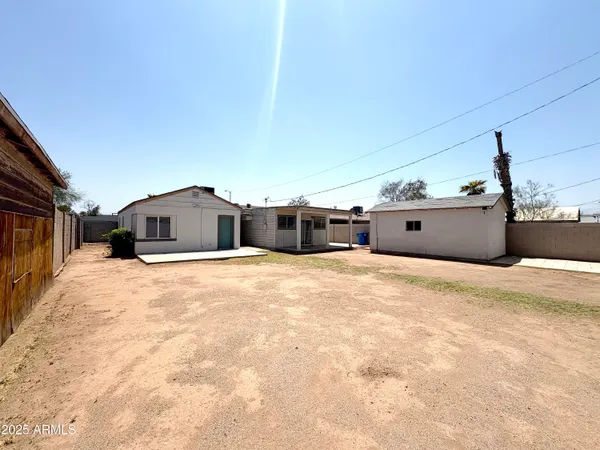 $2,095 | 1628 East Granada Road, Phoenix, AZ 85006