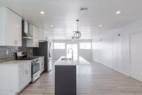 $2,095 | 1628 East Granada Road, Phoenix, AZ 85006