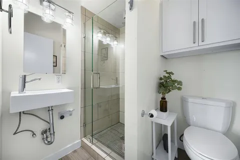 $430,000 | 3922 Gilbert Avenue, Unit 214, Dallas, TX 75219