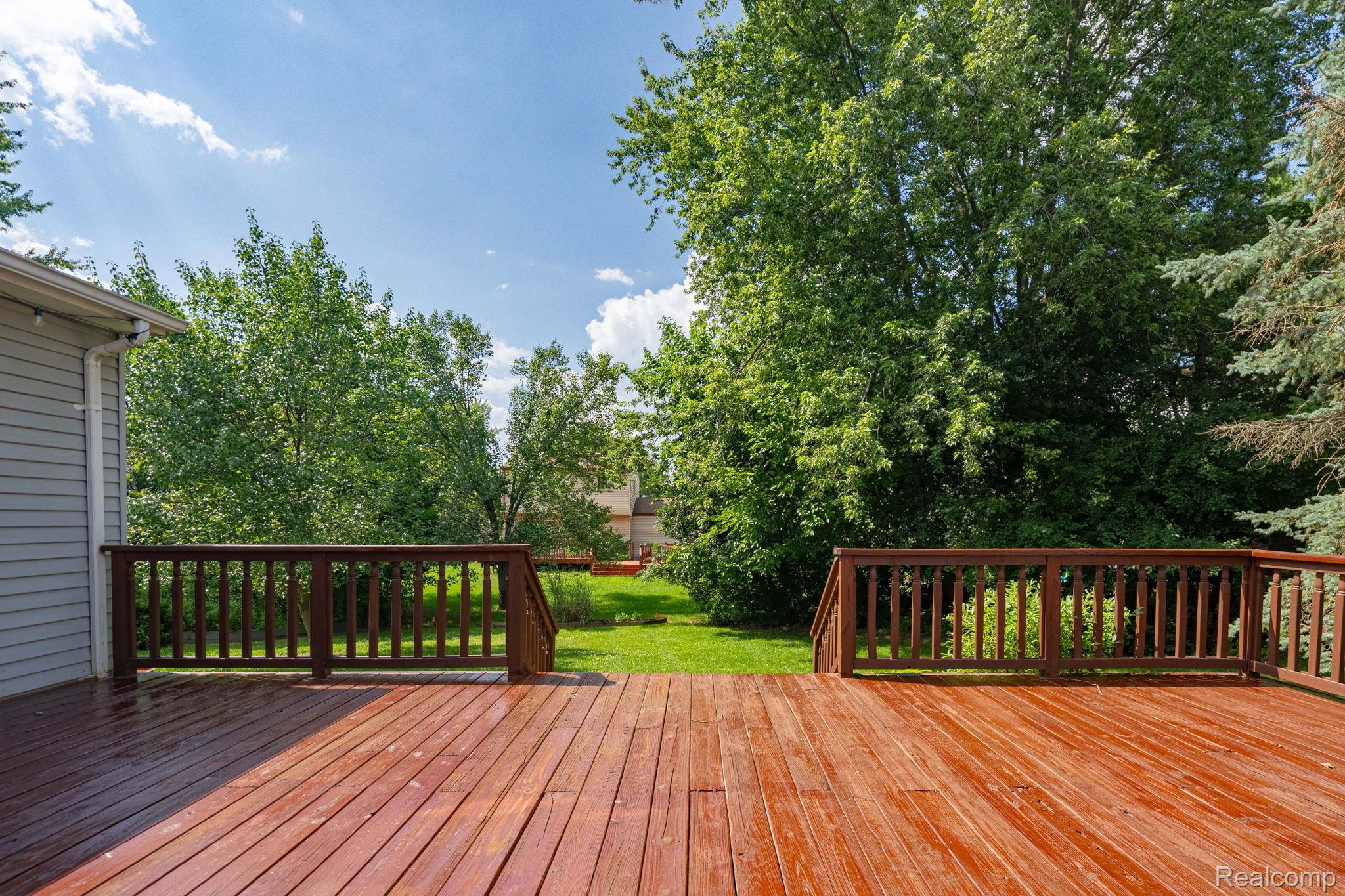 1642 Dancer Drive Rochester, MI 48307 - Photo 32 of 36 5-web-or-mls-exteriors-5.jpg