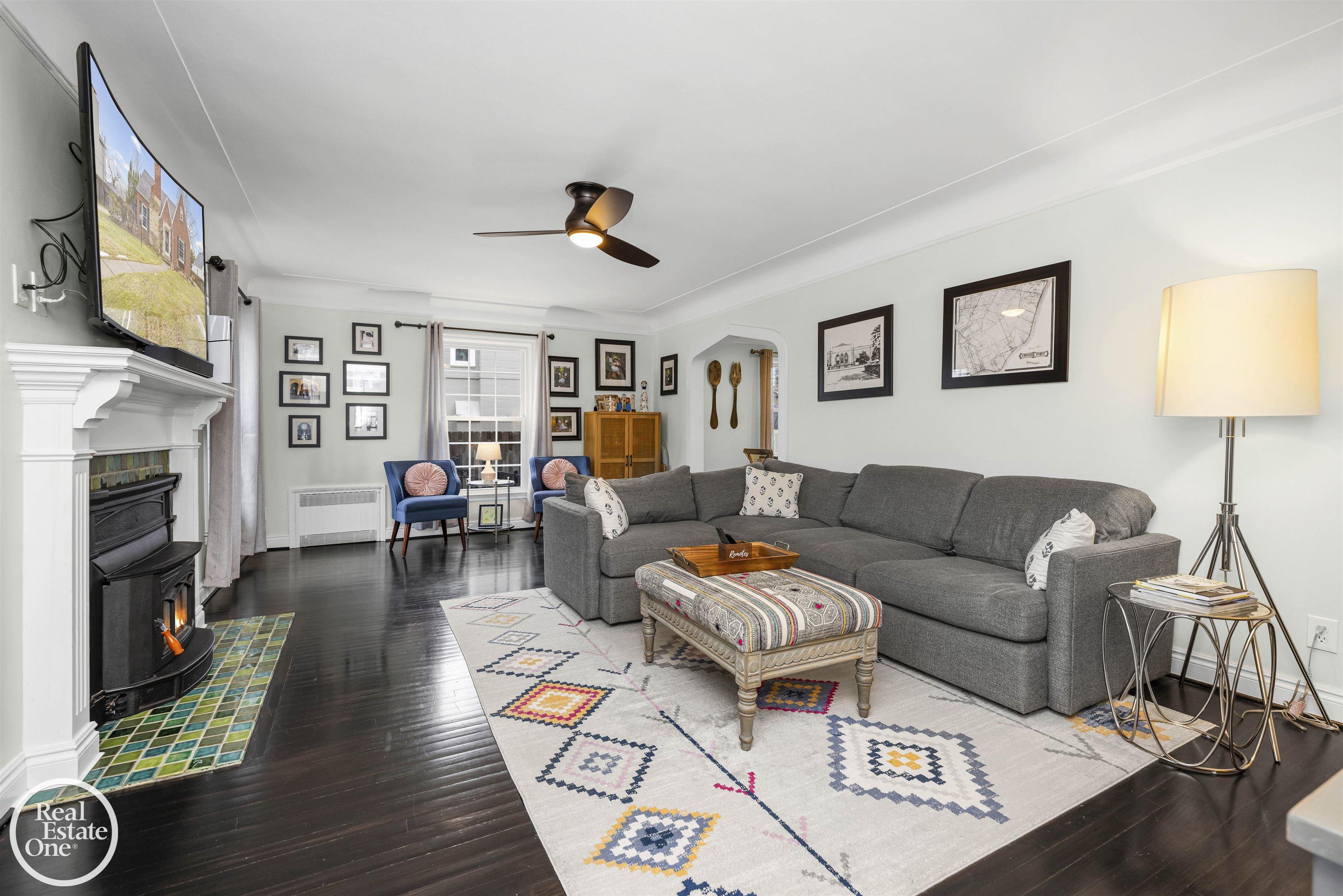 644 Hawthorne Road Grosse Pointe, MI 48236 - Photo 17 of 79 50197100-8cc73bd4-16e3-4053-897a-768cc7900741.JPG