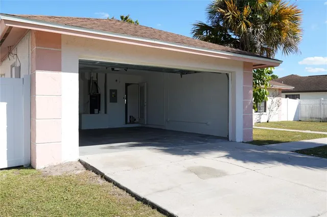 $2,300 | 12035 Saffron Court, Orlando, FL 32837