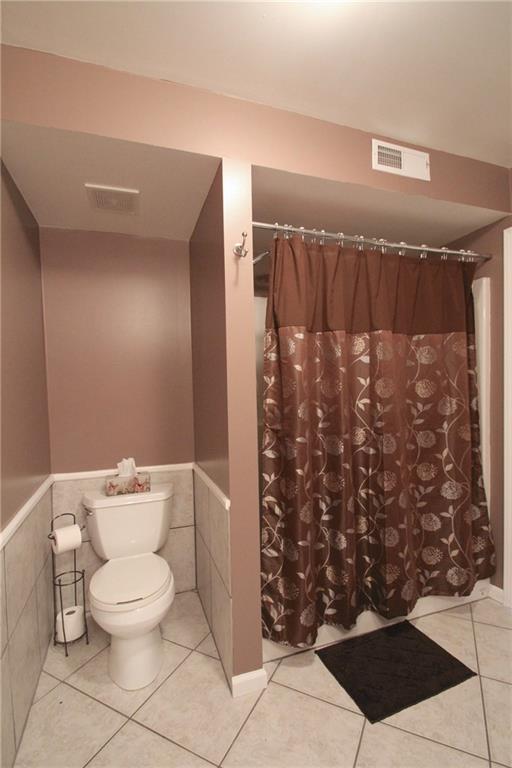109 Ragan Road Prospect, PA 16052 - Photo 13 of 24 Second full bath.