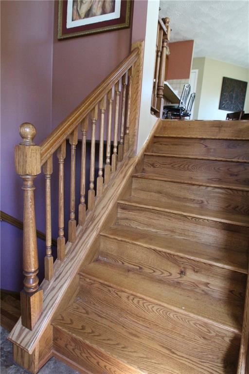109 Ragan Road Prospect, PA 16052 - Photo 7 of 24 Oak steps in entry provide a touch of class.
