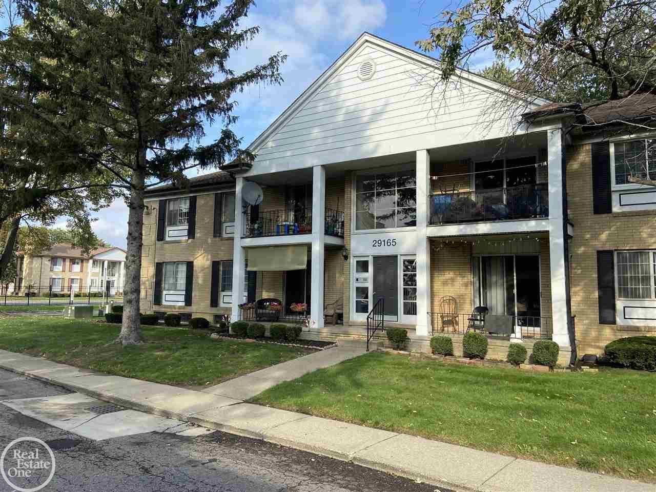 29165 Hayes Road, Unit 11 Warren, MI 48088 - Photo 2 of 20